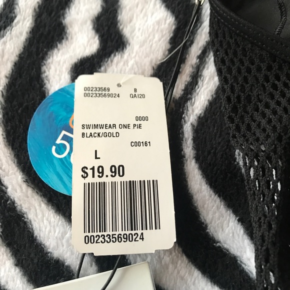 ❤️HP❤️ NWT STRAPPY ONE-PIECE - Picture 4 of 4